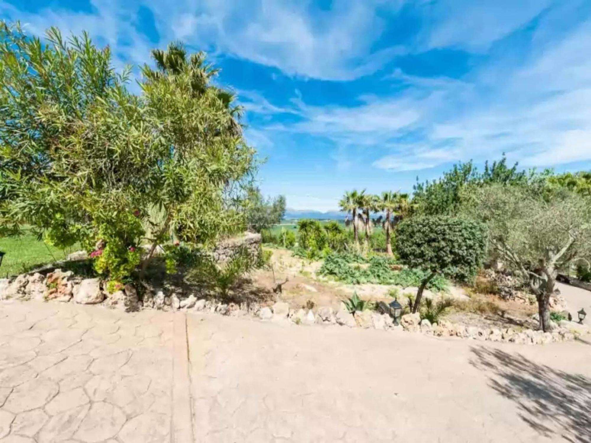 Villa Charming With Garden Retreat *